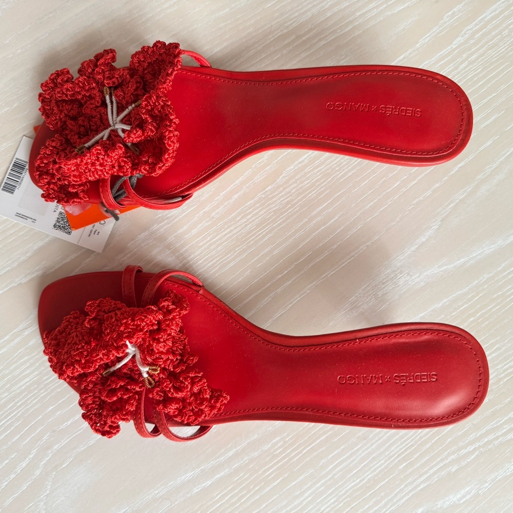 Mango crochet flower heels